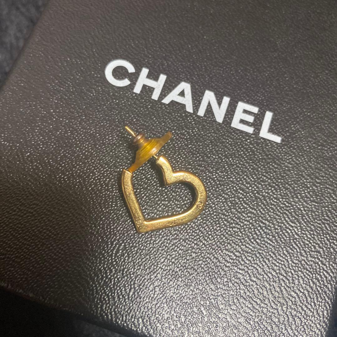 CHANEL CCハートピアス