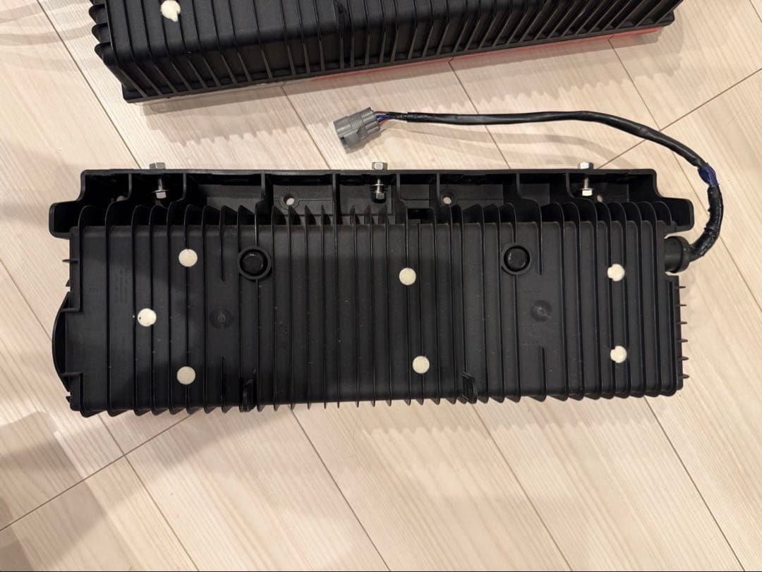 大型トラック　純正テール