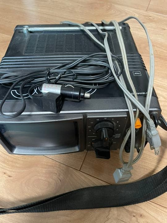 ブラウン管テレビ　昭和レトロ　1977年製