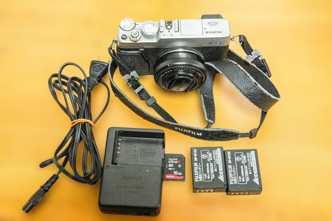 Fujifilm X-E1 ミラーレス一眼と FUJINON XF27mm