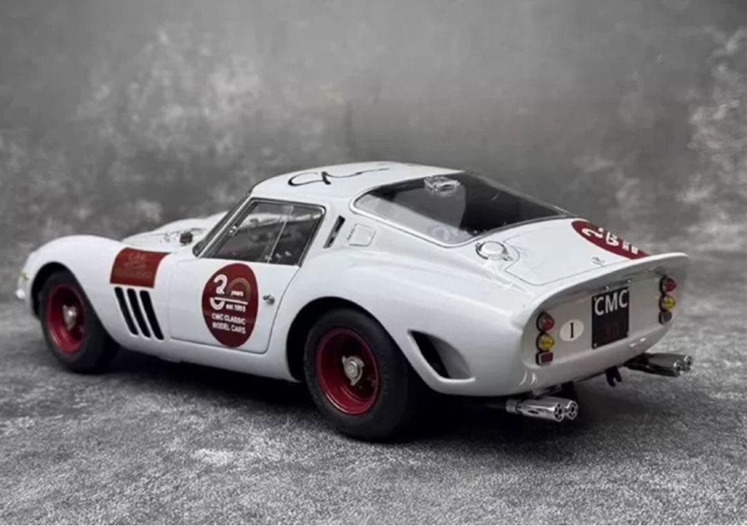 年末限定価格 CMC 1/18 フェラーリ 250 GTO 30周年ミニカー