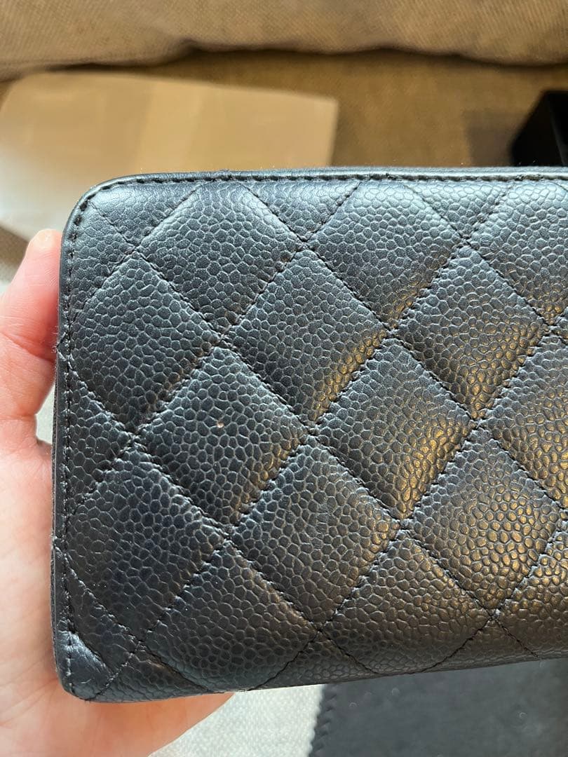 CHANEL キャビアスキン　ラウンドファスナー　ブラック キルティング 長財布