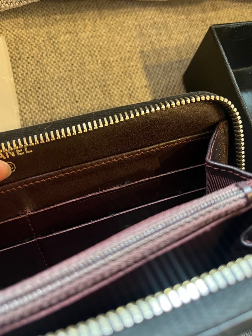 CHANEL キャビアスキン　ラウンドファスナー　ブラック キルティング 長財布