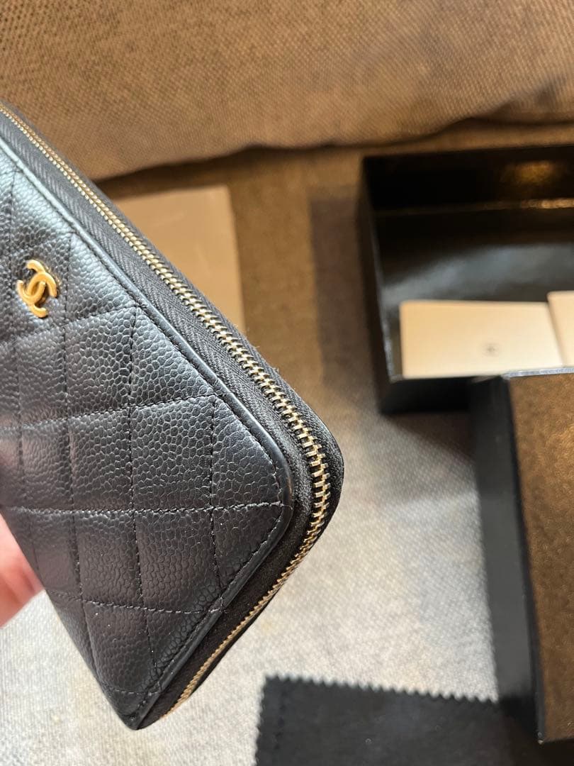 CHANEL キャビアスキン　ラウンドファスナー　ブラック キルティング 長財布