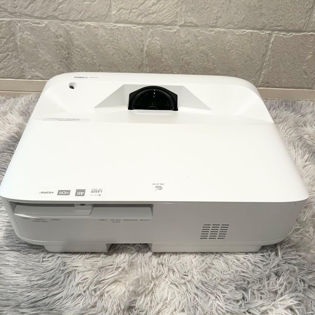【極美品】epson ホームプロジェクター EH-LS650W ヤマハサウンド
