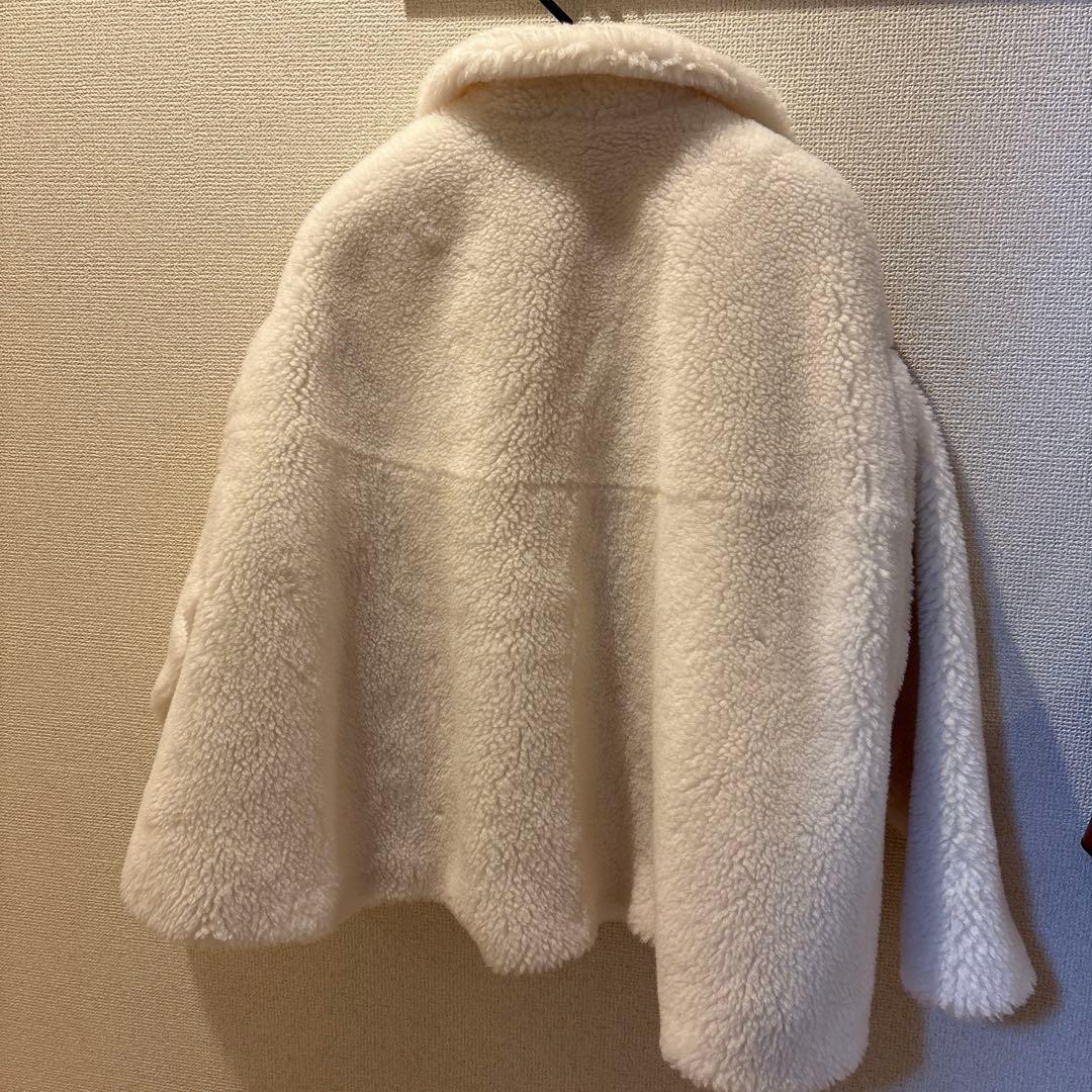 hyeon ted cape ホワイト　サイズS