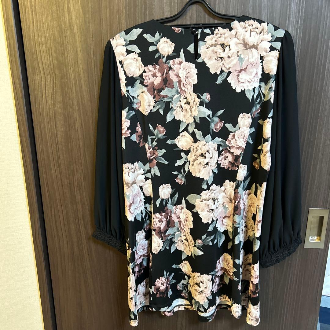 花柄黒色　チュニック
