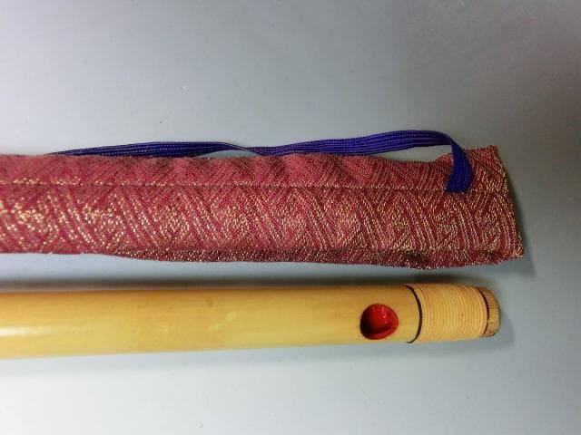 笛■獅子田 木製横笛「七」仕覆付 竹製藤巻 内側が朱塗り 時代物 骨董 古楽器■