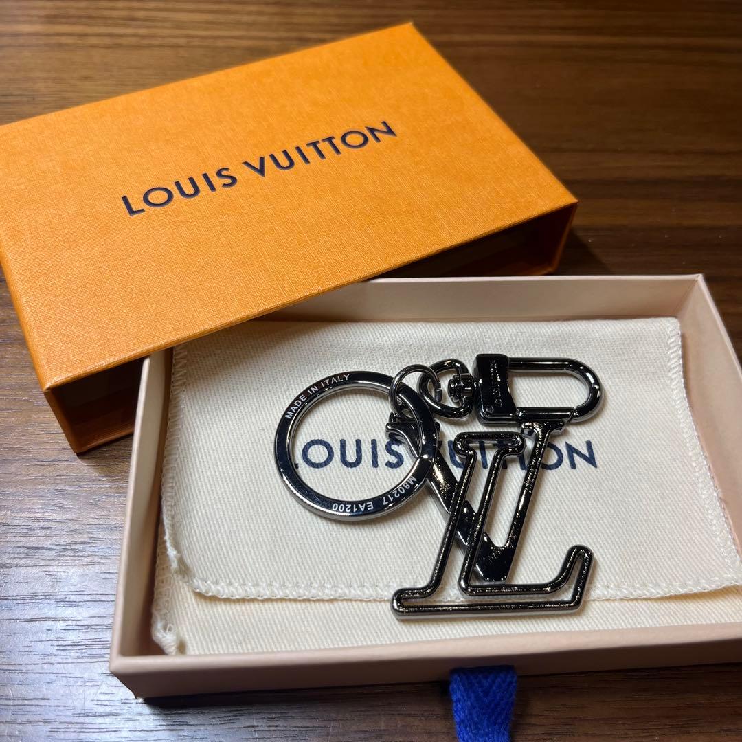限定値下げ【新品未使用】正規品 LOUIS VUITTON ロゴ入りキーホルダー