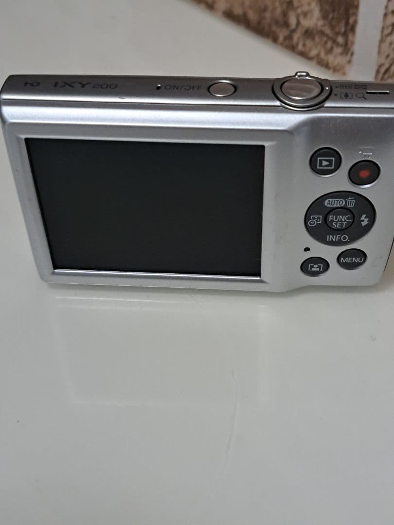 Canon コンパクトデジタルカメラIXY 200　メモリーカード16GB 付き