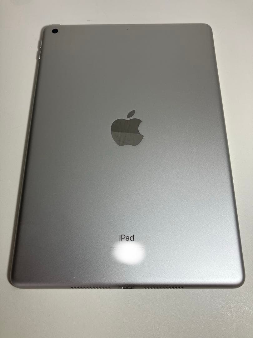 iPad 第8世代 32GB Wi-Fi MYLA2J/A(やや難あり)