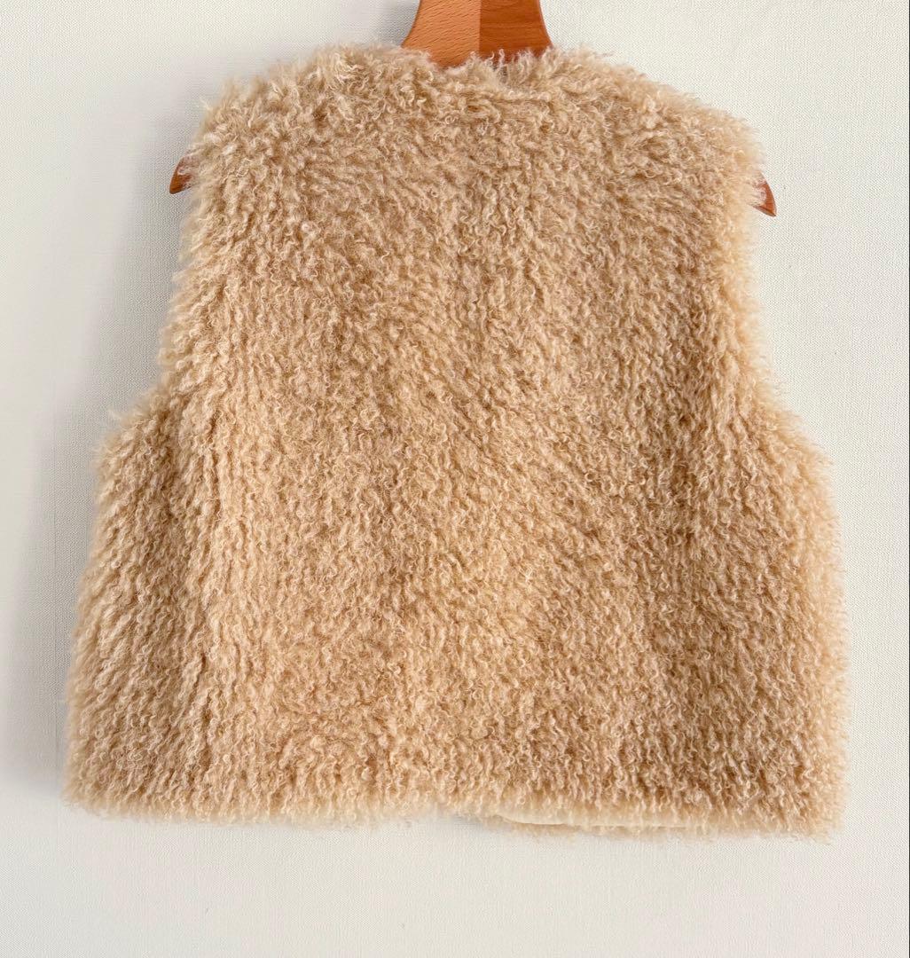 yori ショートカールファーチョッキ　ベージュ