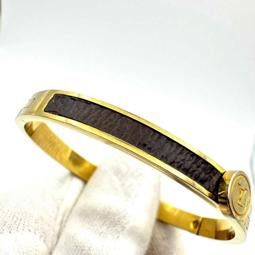 ルイヴィトン　バングル　ブレスレット　ロゴ　ゴールド金具 レザー