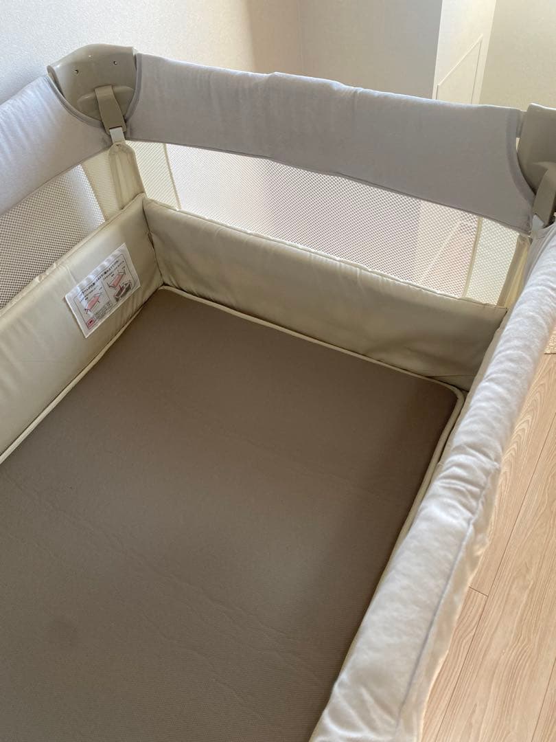 美品 アップリカ ココネル　エアープラスAB/ホワイトベージュ