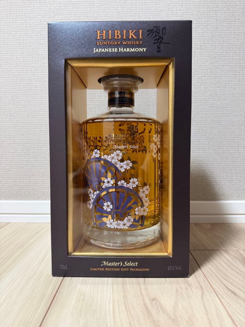 ★新品未開封★ サントリー　響　マスターズセレクト700ml 意匠ボトル箱付き