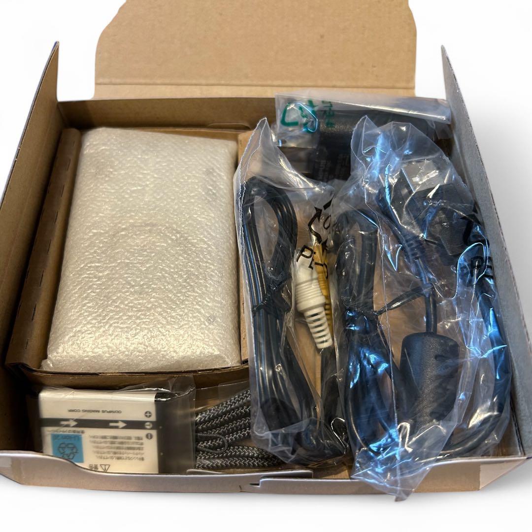 【激レア未使用品】OLYMPUS VG-140 シルバー デジカメ