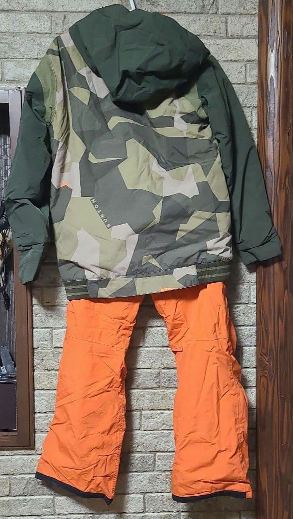 バートン スノーボードウェア 上下 M キッズ 男の子 迷彩柄 美品