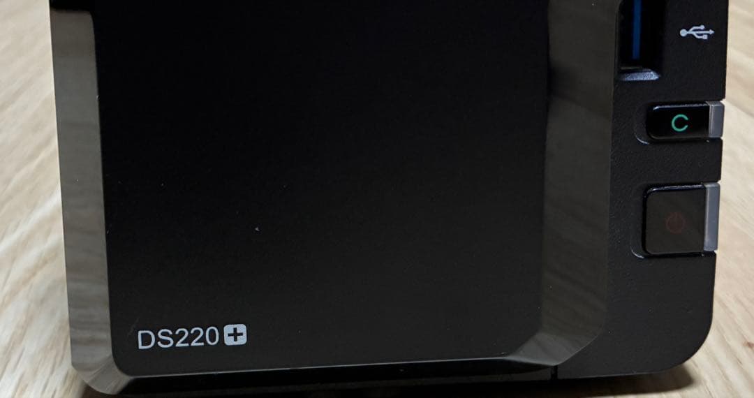 【動作良好】Synology DS220+ NAS オマケ　SSD 2個