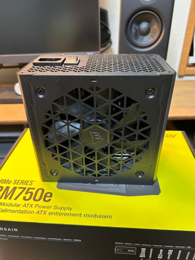 CORSAIR RM750e ATX 3.0 コルセア ATX電源 750W