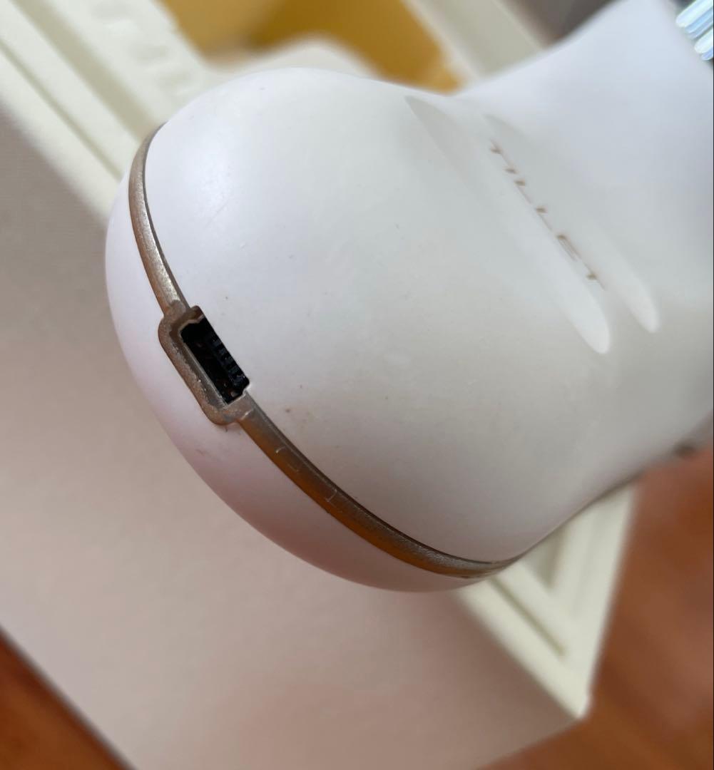 ティレット 美顔器　TILLET w-GEAR ホワイト　 中古品