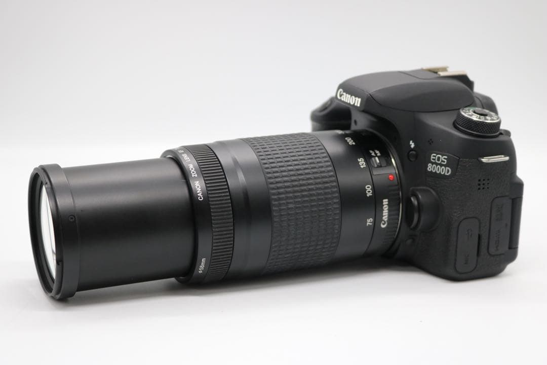 美品 【Canon EOS 8000D ダブルレンズセット】 安心保証あり