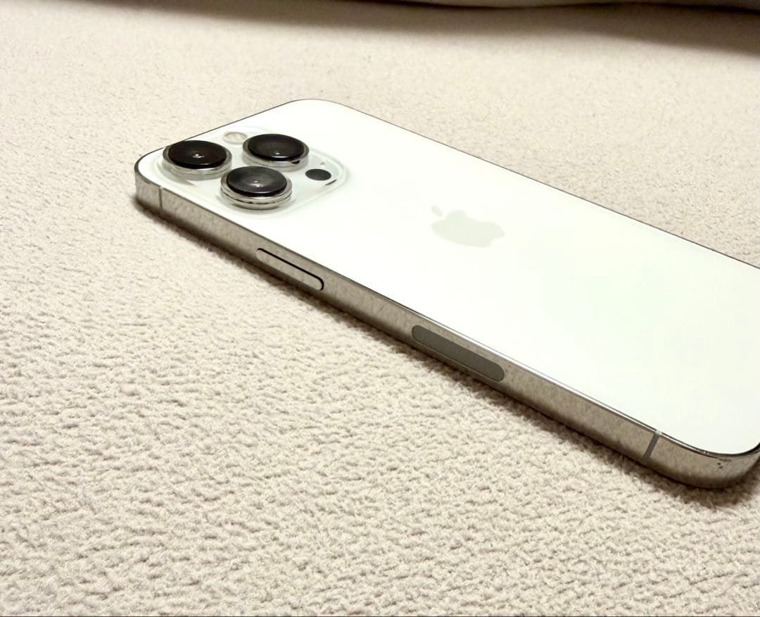 Apple iPhone 13 Proシルバー 本体