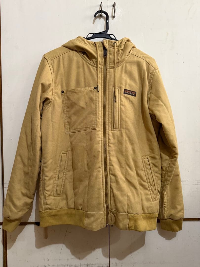 ハルpatagona フード付きベージュジャンパー