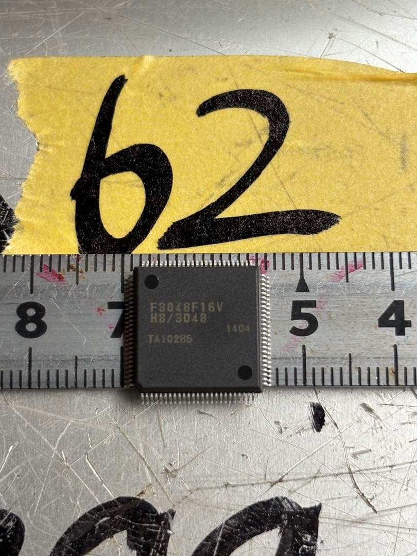 420個。HD64F3048F16V Renesas マイクロコントローラー