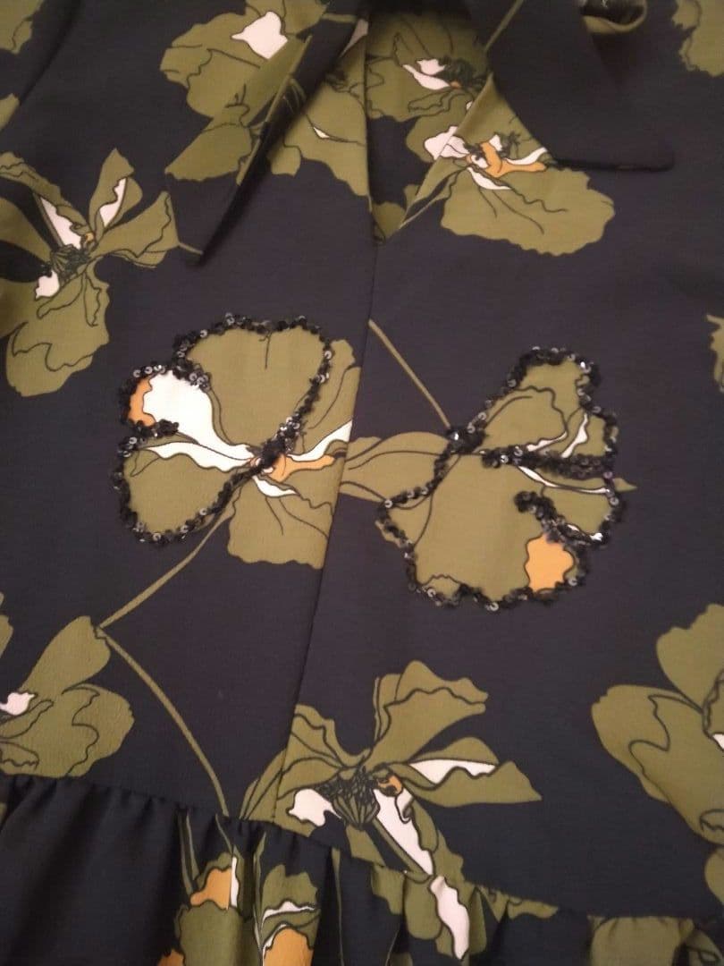 【値下げ】美品＊アーモワールカプリス＊ボウタイ花柄ロングワンピース