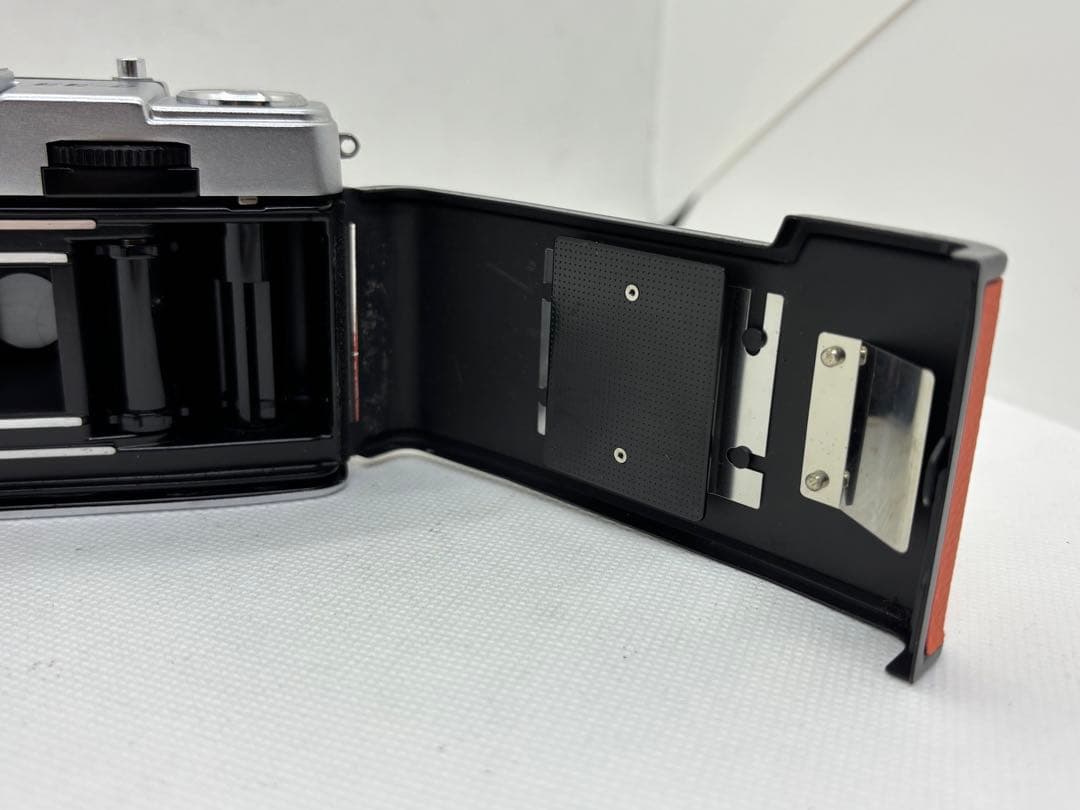 Olympus pen EE-2 人気のハーフサイズカメラ おしゃれなオレンジ