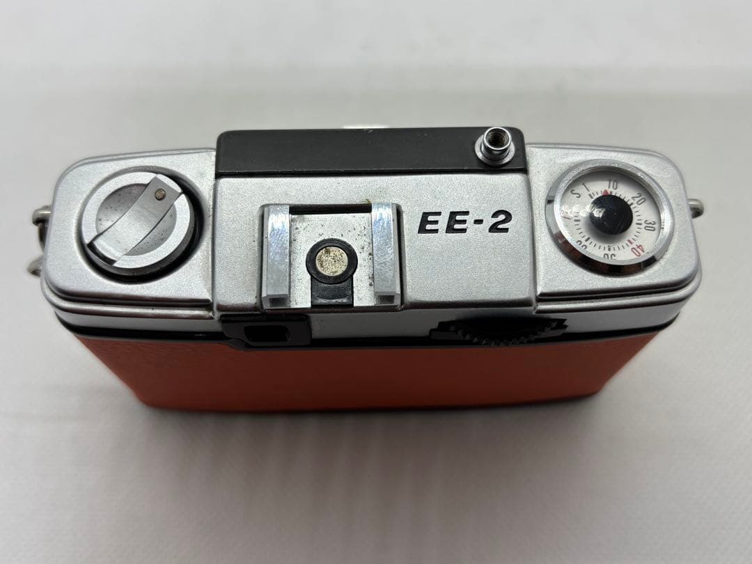 Olympus pen EE-2 人気のハーフサイズカメラ おしゃれなオレンジ