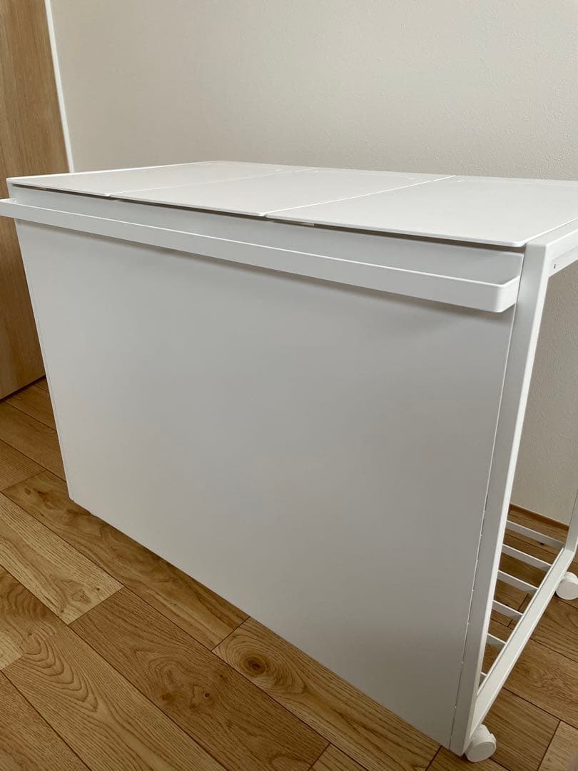 みー⭐︎タワー　tower 蓋付き目隠し分別ダストワゴン　3分別ゴミ箱