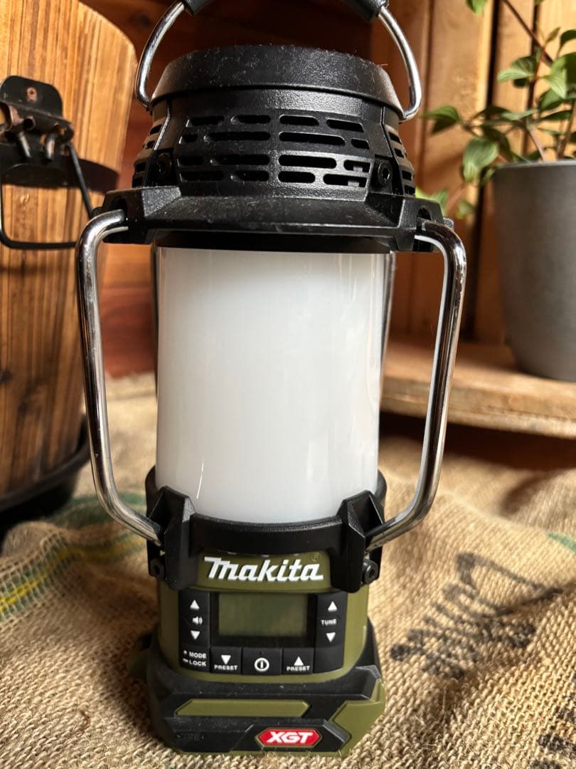 Makita MR008G LEDランタン