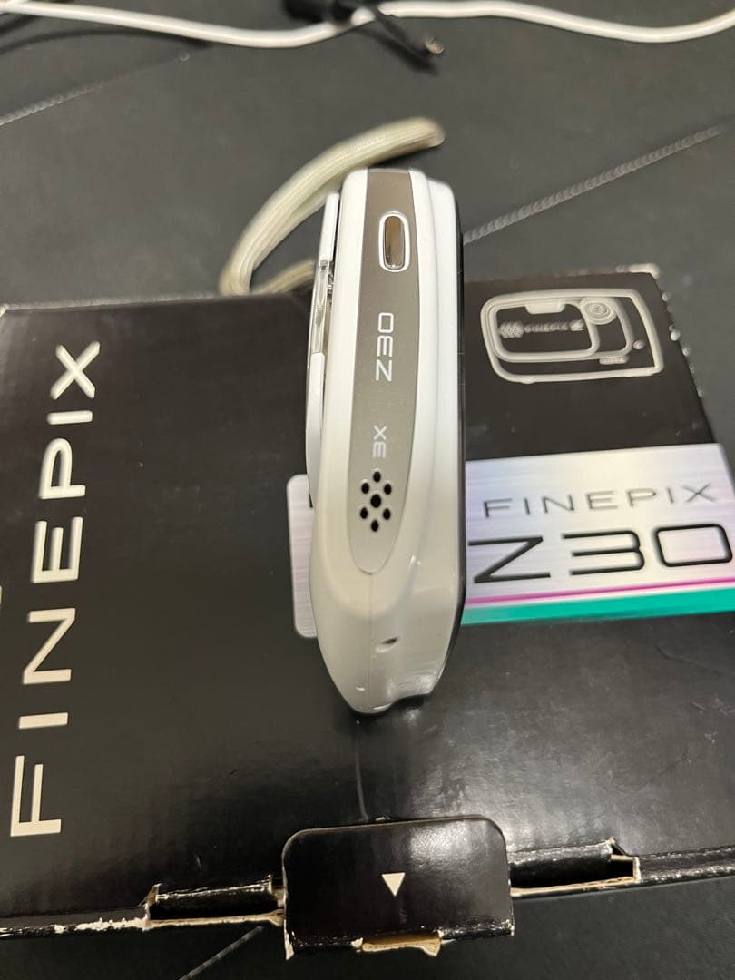 【美品】FUJIFILM FinePix Z30