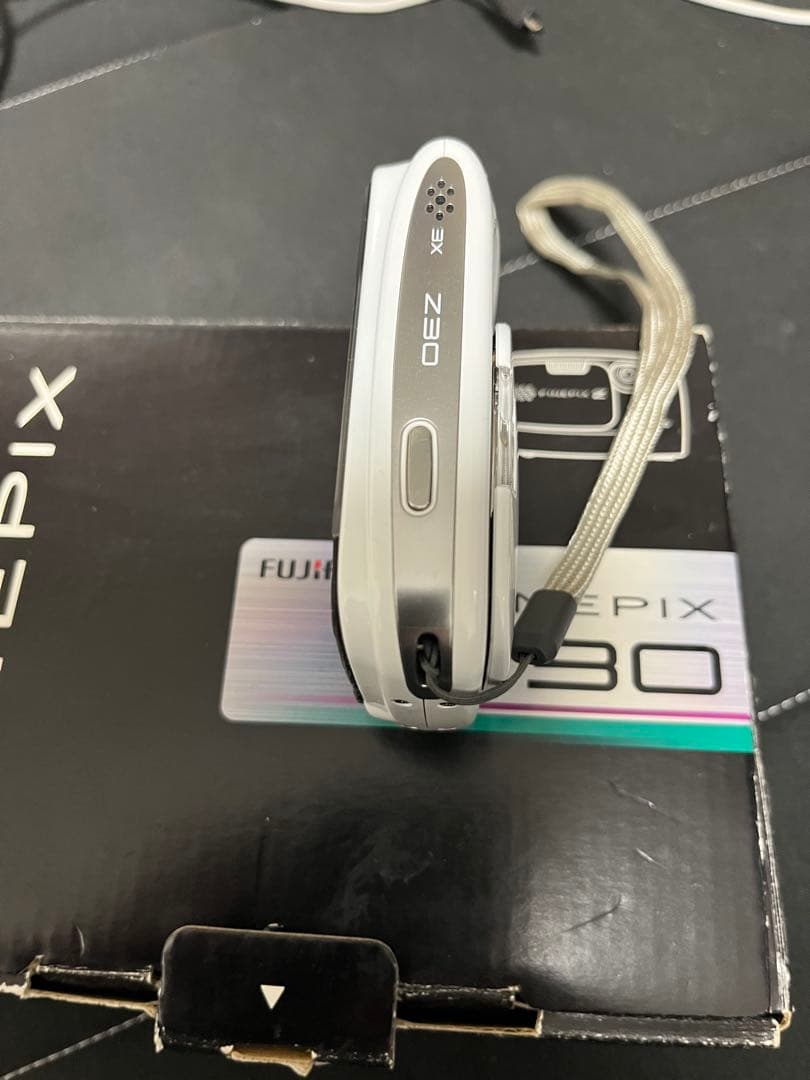 【美品】FUJIFILM FinePix Z30