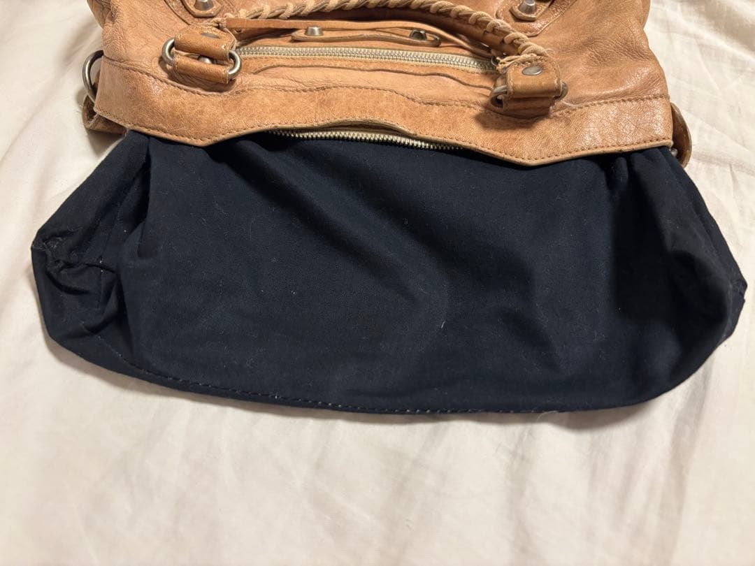 BALENCIAGA FIRST ザ ファースト ベージュ　バレンシアガ