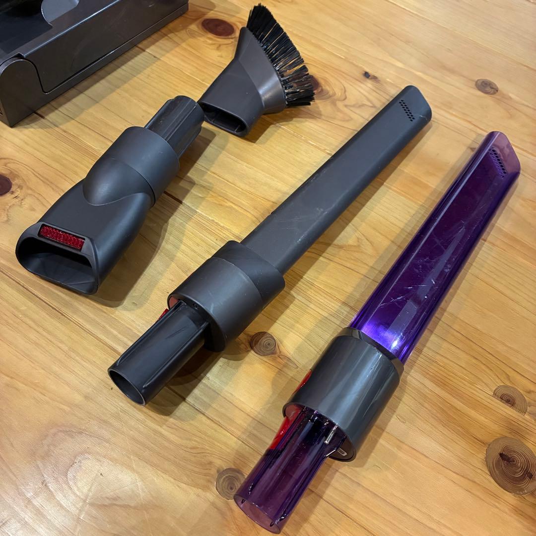 dyson SV21 本体、充電ポート、ノズル各種セット