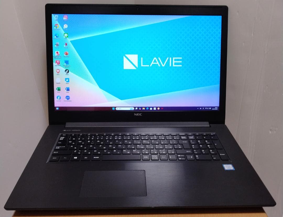 NEC8世代Core i7 SSD1TBメモリー20GBブルーレイ17.3インチ