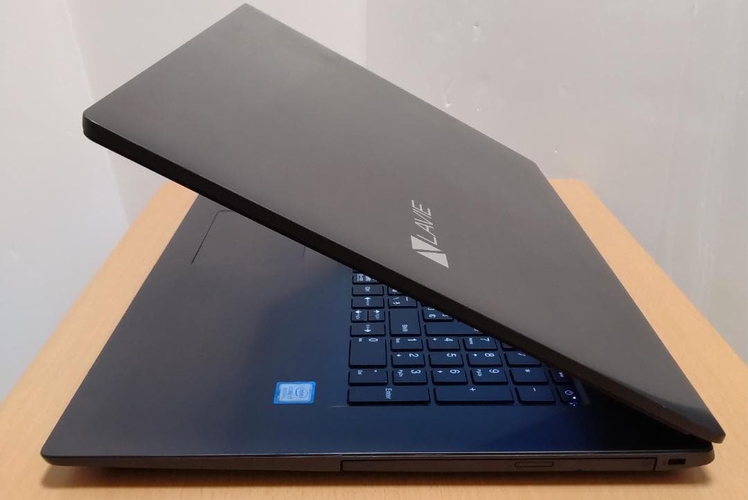 NEC8世代Core i7 SSD1TBメモリー20GBブルーレイ17.3インチ