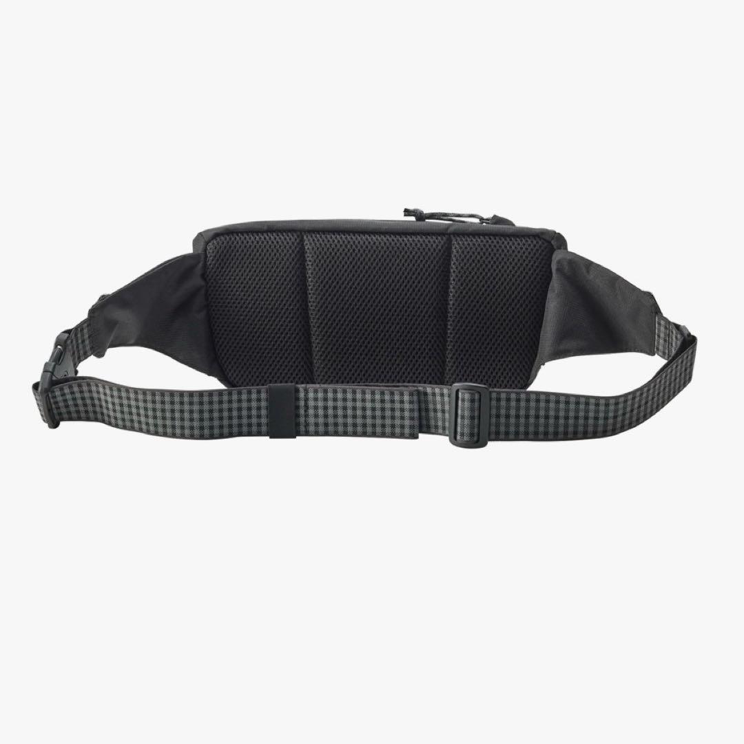 ミキ　新品　ボディバッグNEW ERA® × familiar ファミリア