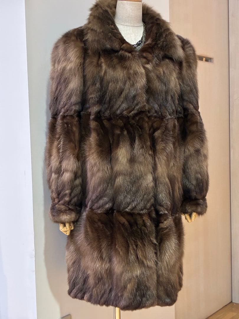 新春　プライス❣️ ロシアン　セーブル　　デザイン　コート《貂皮　毛皮　大衣》