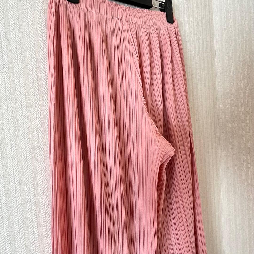 PLEATSPLEASE イッセイミヤケ フレアーワイドパンツ　ピンク　2
