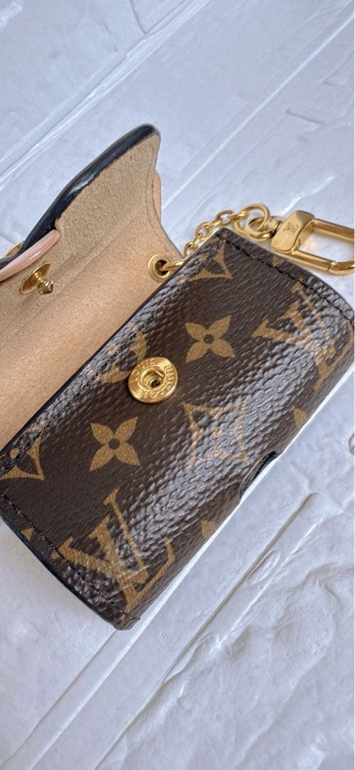 LOUIS VUITTON AirPodsProケース