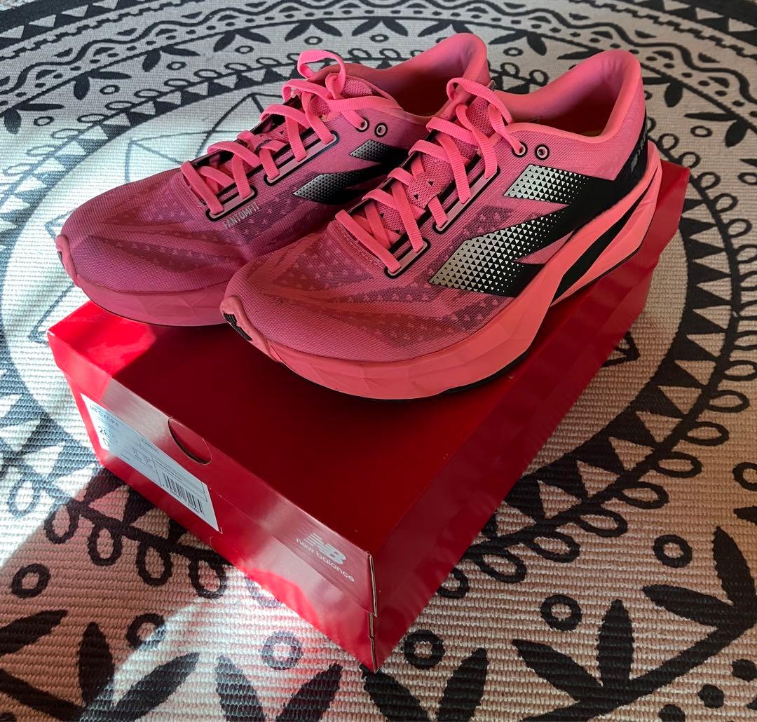 本日限定値下　希少New balance FuelCell Rebel v4