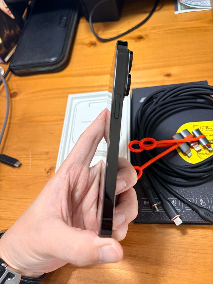 【美品】iPhone14Pro 256GB ブラック ケーブル付