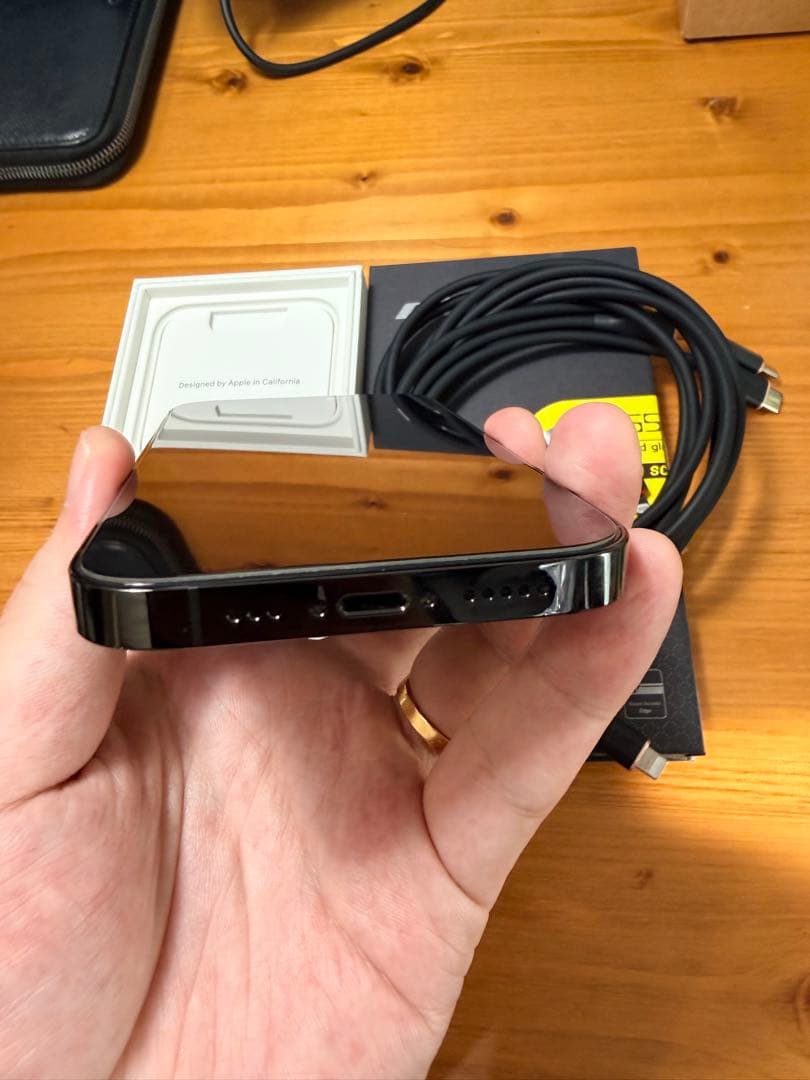 【美品】iPhone14Pro 256GB ブラック ケーブル付