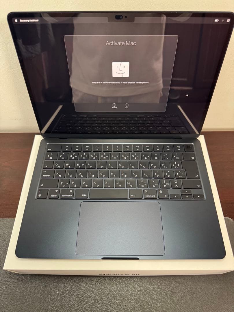 MacBook Air M3 13インチ、2024年モデル。（不良品）