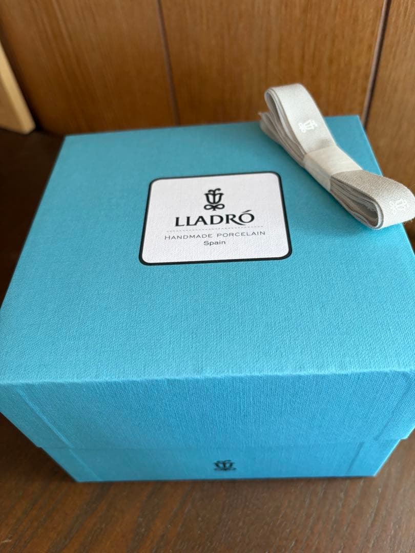 リヤドロ　驚いた仔猫ちゃん