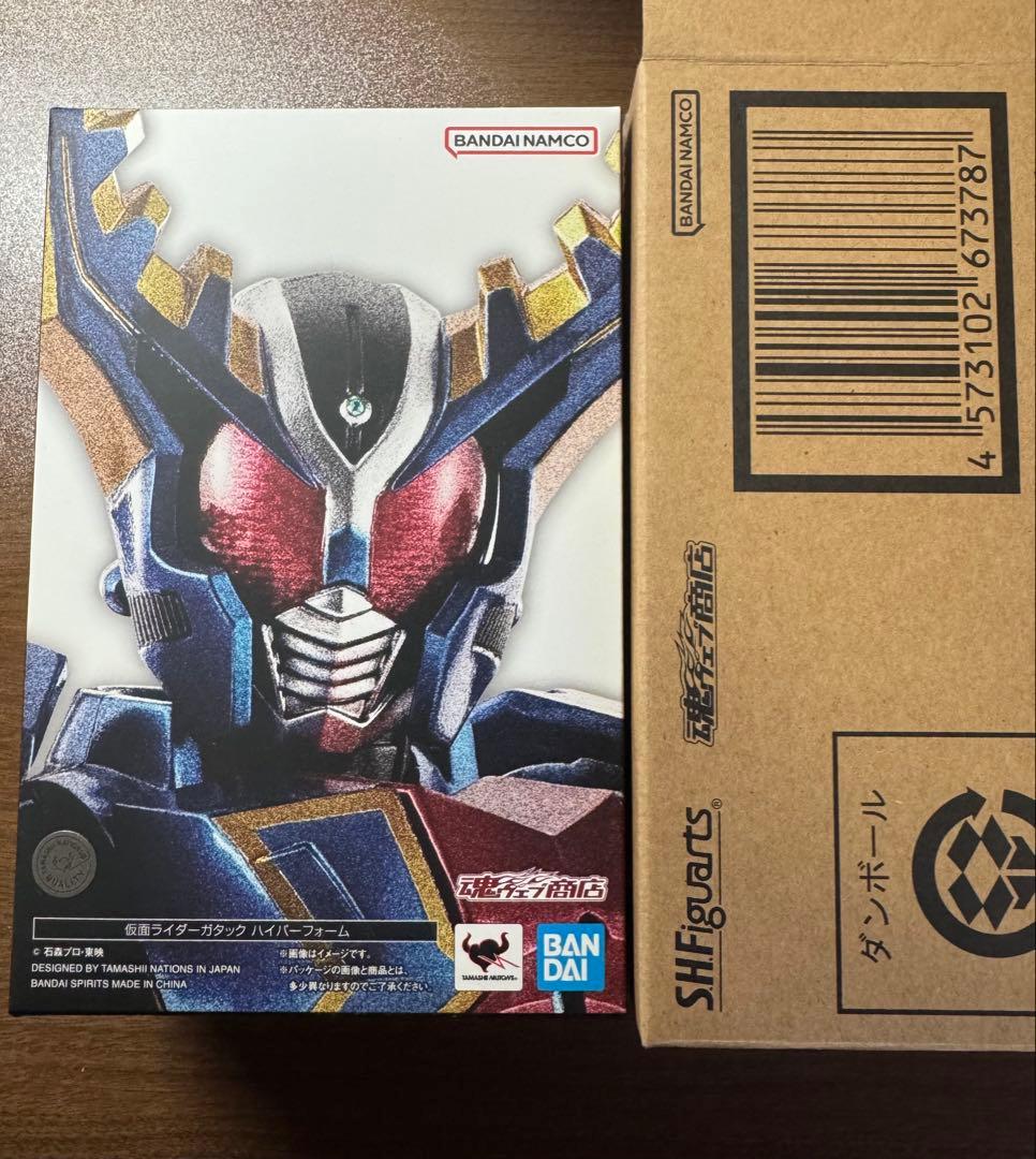 S.H.figuarts 真骨彫製法 仮面ライダーガタックハイパーフォーム