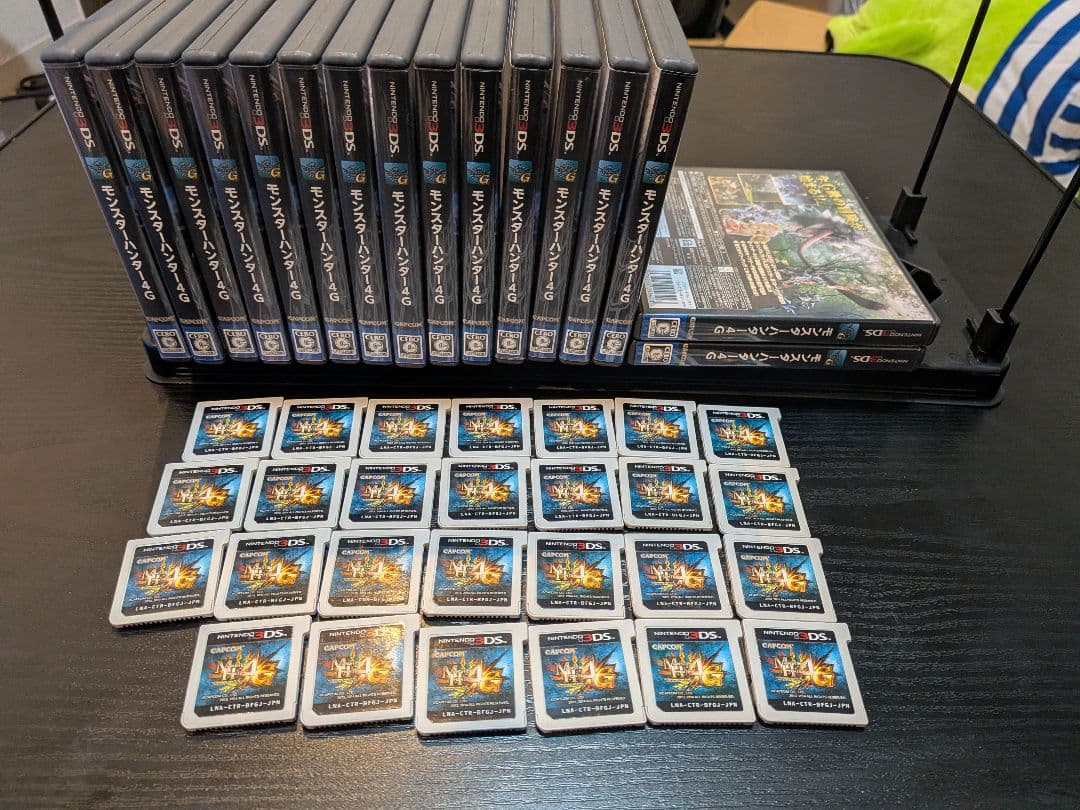 雫*様 モンスターハンター4G 43本まとめ売り ケースありは16本です。値下げ